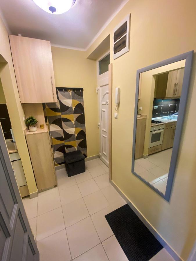 Fresh Smartly Designed Studio Flat & Sunny Balcony Budapest Extérieur photo